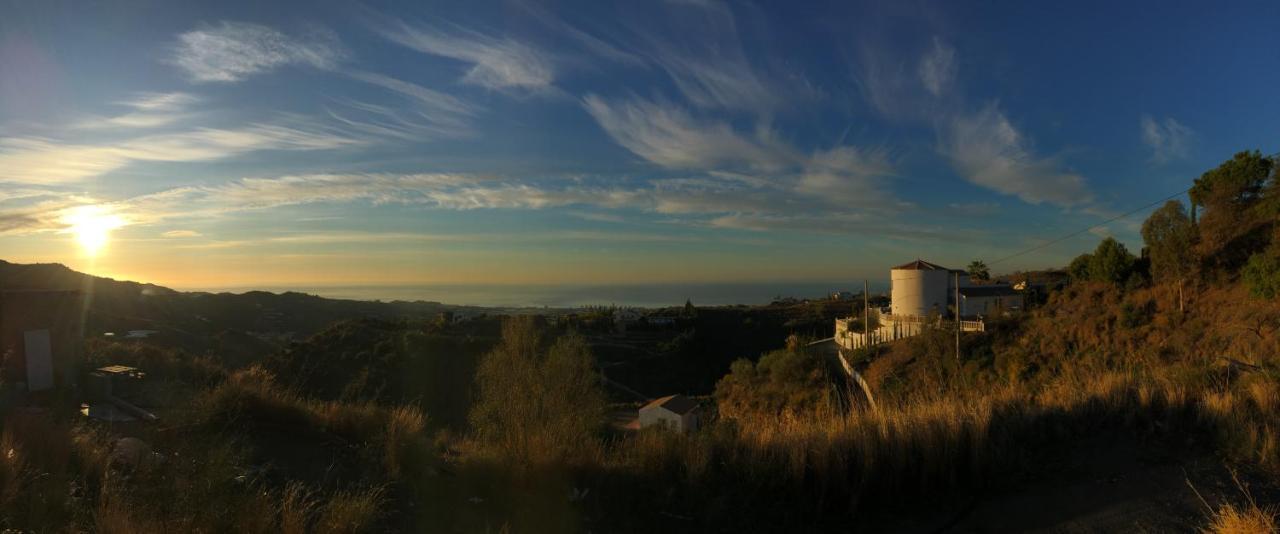 Villa Pura Vida Andalusien Алгаробо Екстериор снимка