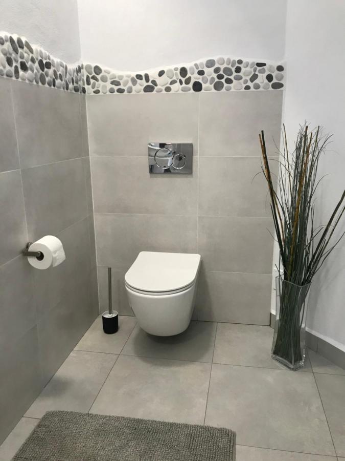 Villa Pura Vida Andalusien Алгаробо Екстериор снимка