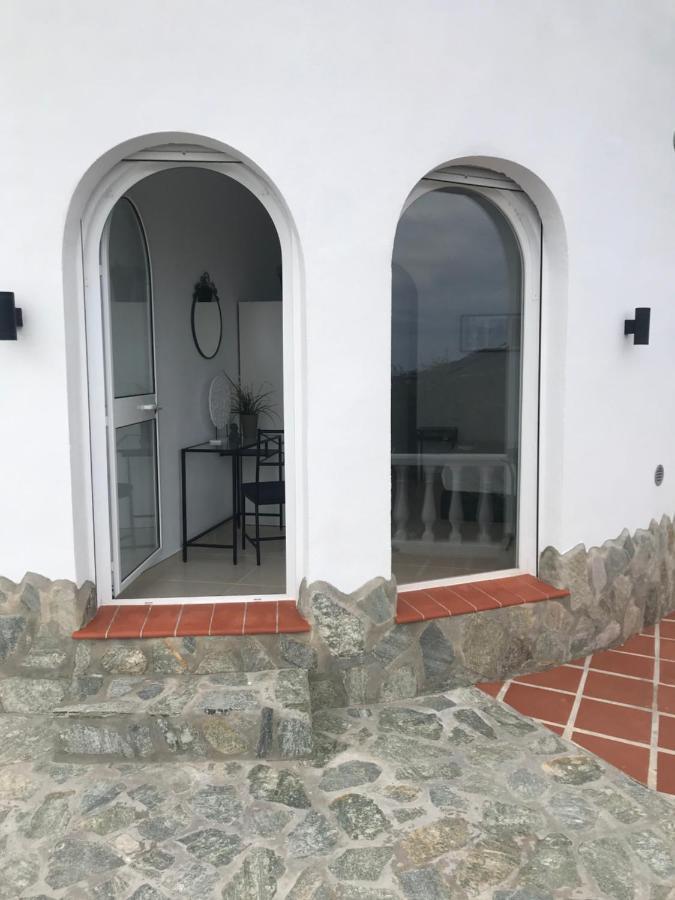 Villa Pura Vida Andalusien Алгаробо Екстериор снимка