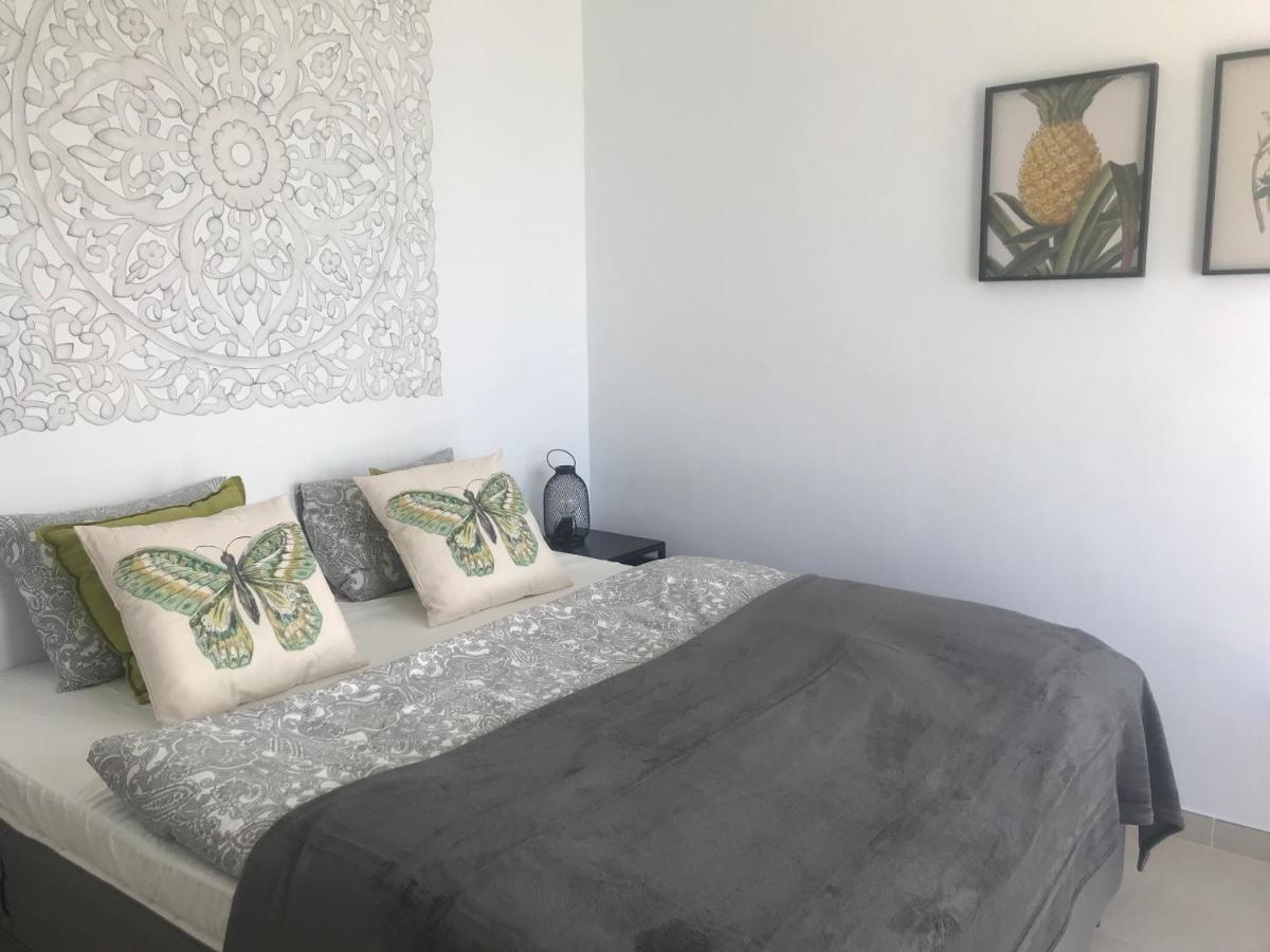 Villa Pura Vida Andalusien Алгаробо Екстериор снимка