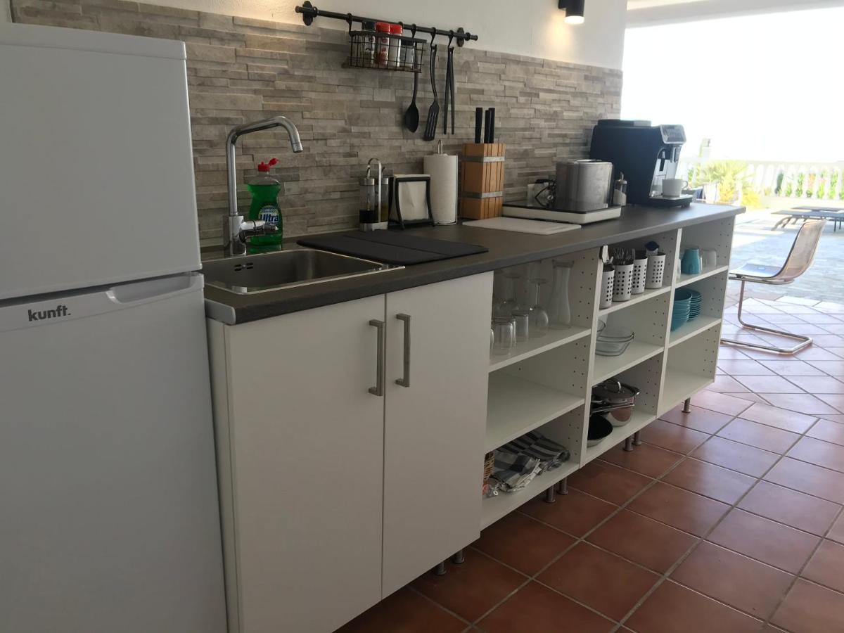 Villa Pura Vida Andalusien Алгаробо Екстериор снимка
