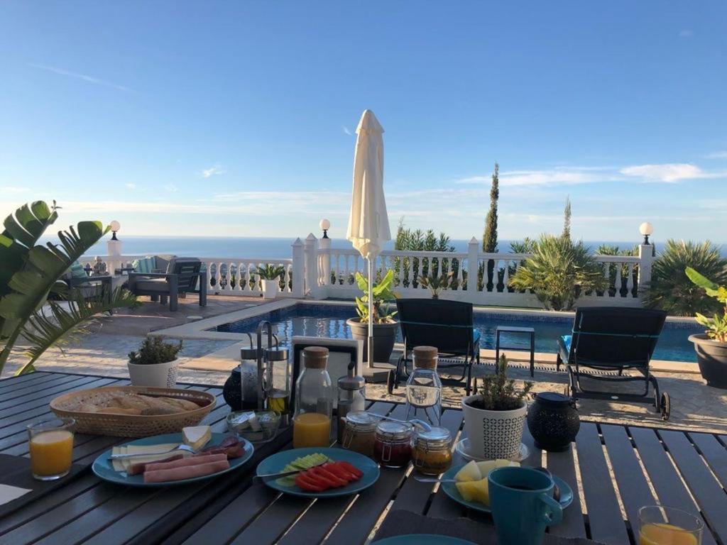 Villa Pura Vida Andalusien Алгаробо Екстериор снимка
